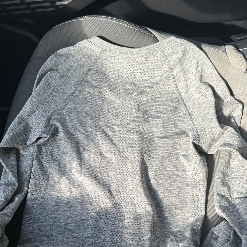 Gray lulu top